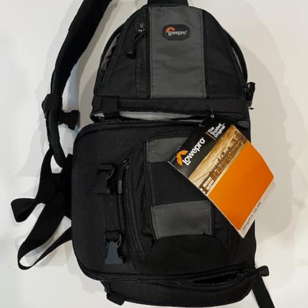 BRAND NEW WITH TGAS NEVE USED LOWEPRO SLINGSHOT 102AW